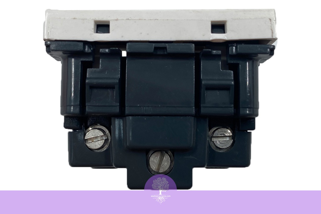 MULTISTD SOCK 2M SQ WH LEGRAND ARTEOR Multistandard socket module (2 modules Space)