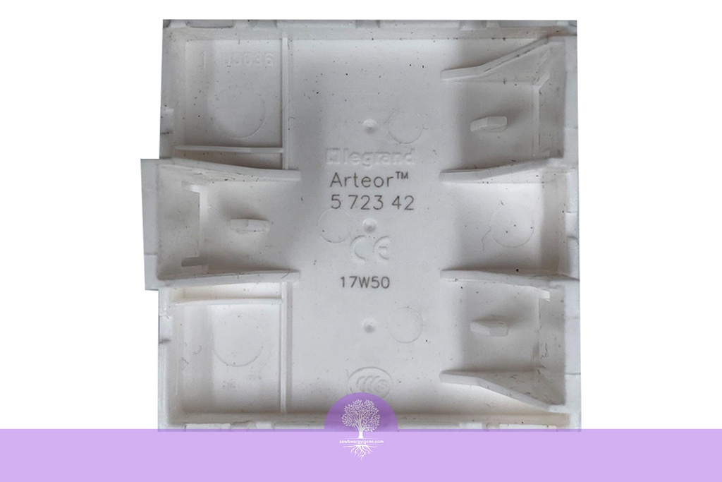 2 M BLANK SQ WH LEGRAND ARTEOR (To use with Pop-up Box) Blank Plate module (2 module space)