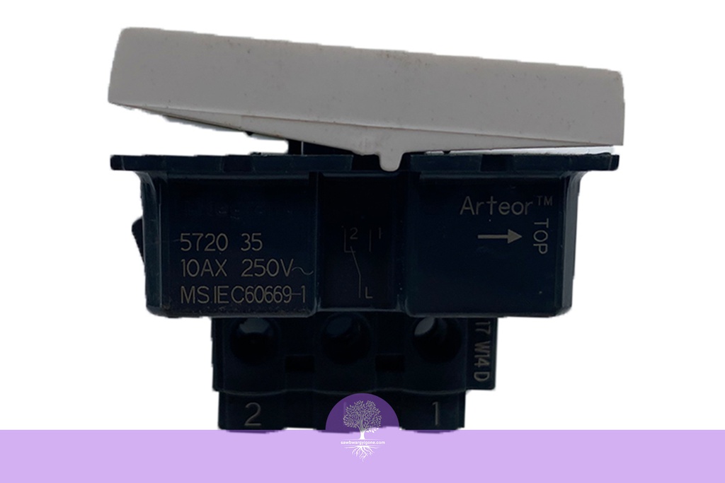 2M SQ, 2W, 10A, WH, LEGRAND