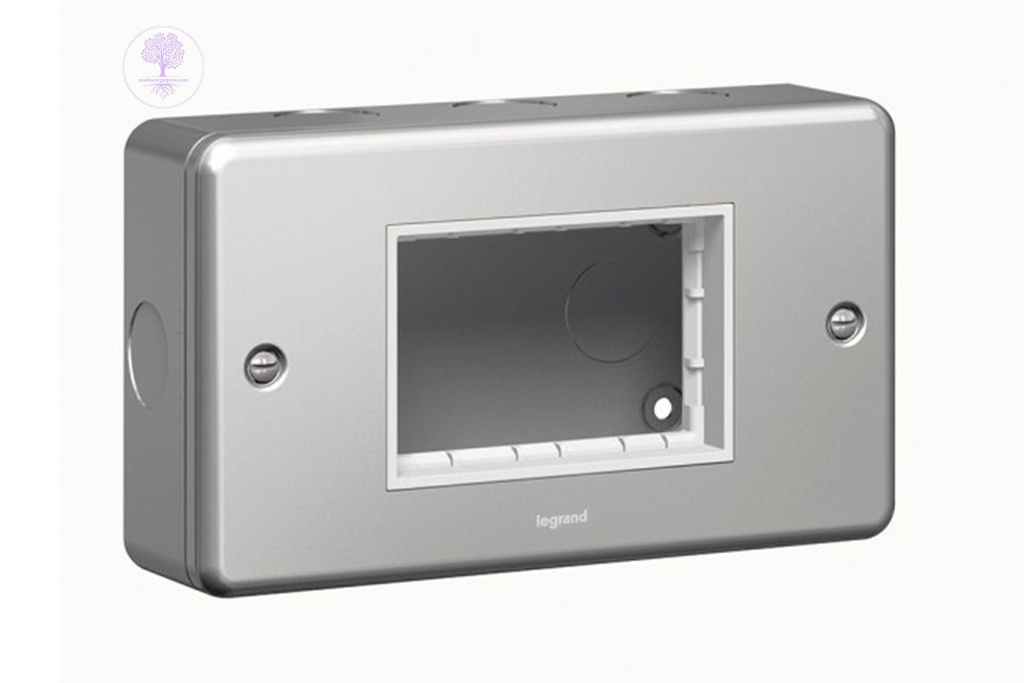 Synergy Metalclad Switch ANCILLARY FITTING CARRIER PLATE, LEGRAND 