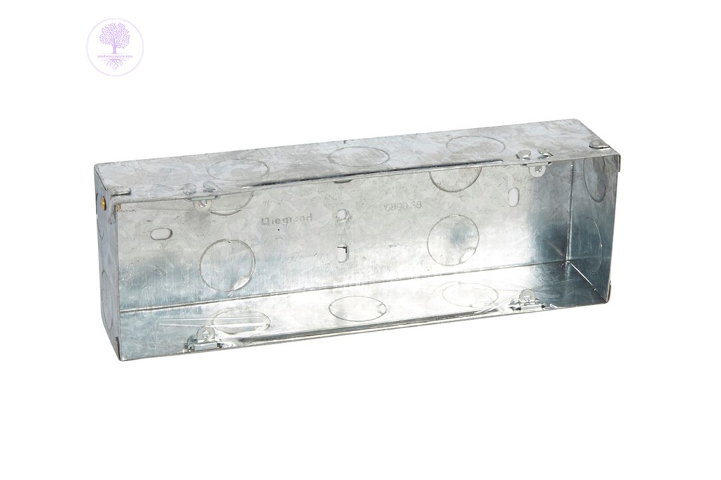 8 MOD FLUSH BOX LEGRAND