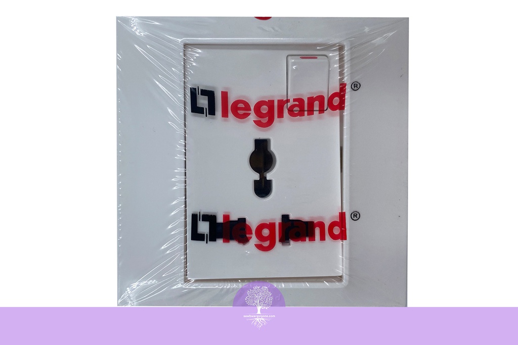 1Gang, Multistandard Switched Socket White, LEGRAND Belanko